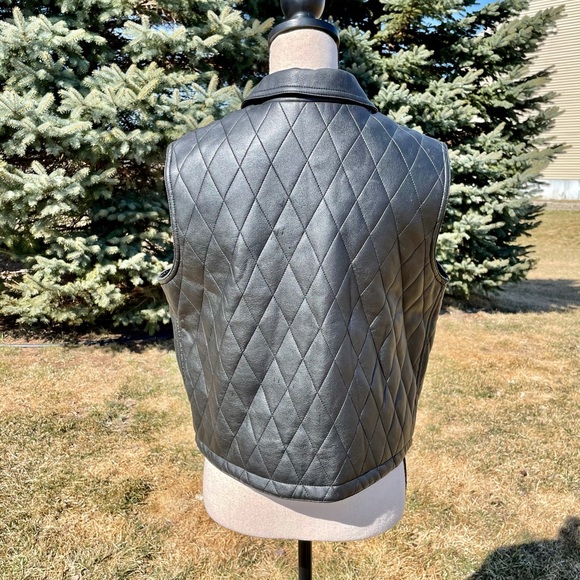 🔥MAKE OFFER🔥Women’s GENERRA riding vest🔥 - Picture 2 of 4